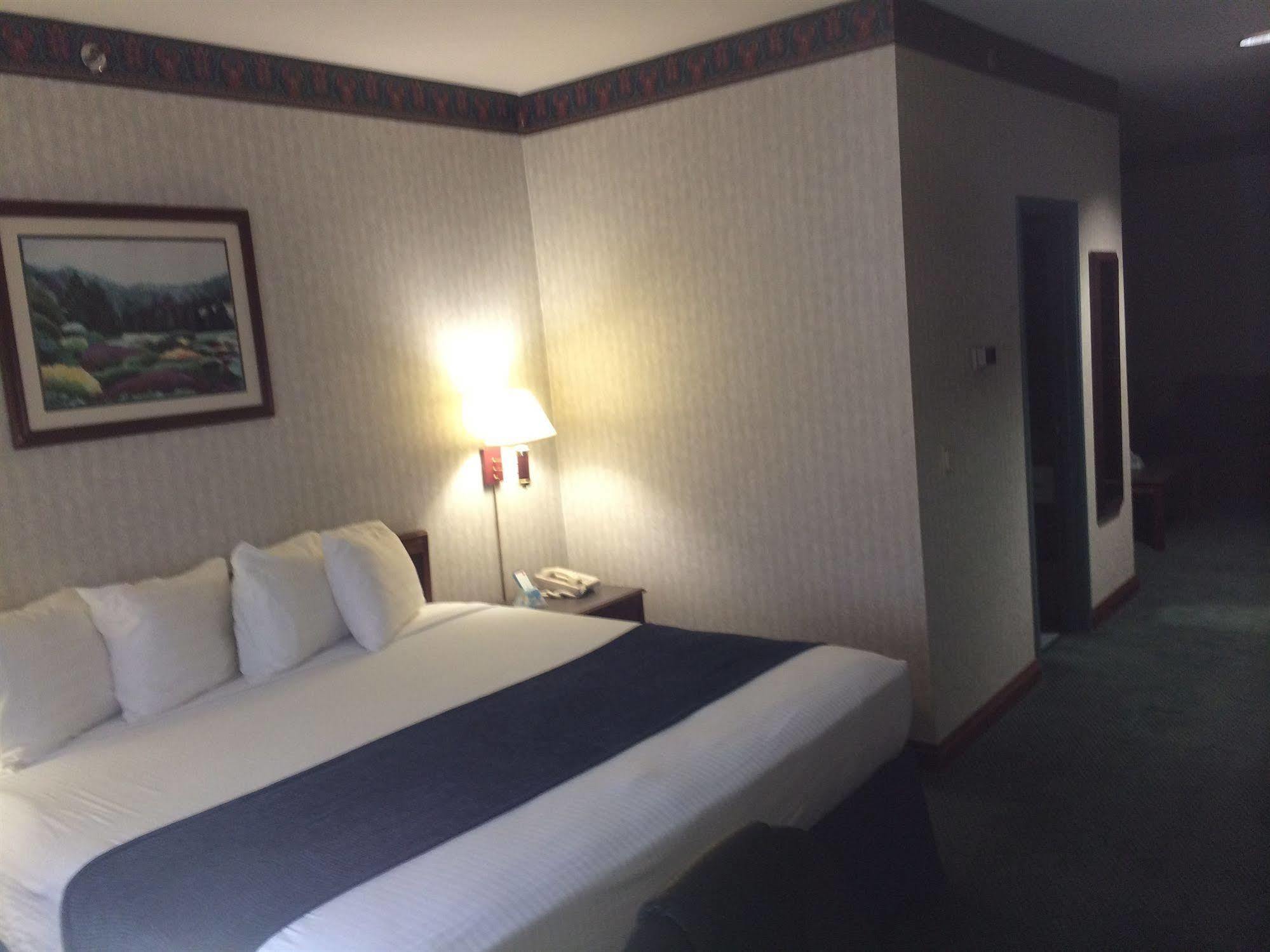 Best Western Elkhart Inn & Suites Eksteriør billede